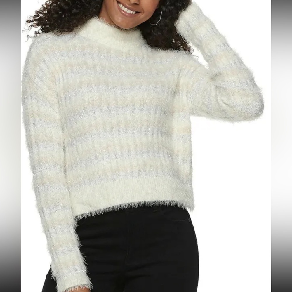 CANDIES - Fuzzy Crewneck Sweater Sz XL (juniors)
